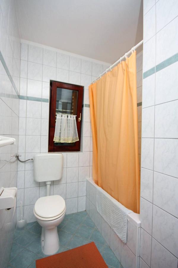 Apartments And Rooms By The Sea Palit, Rab - 5044 Exterior photo