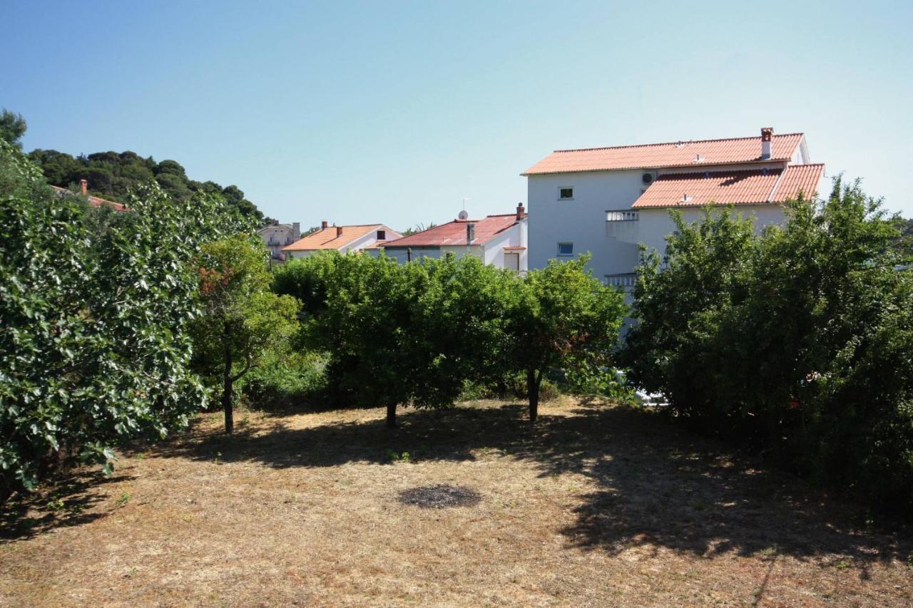 Apartments And Rooms By The Sea Palit, Rab - 5044 Exterior photo